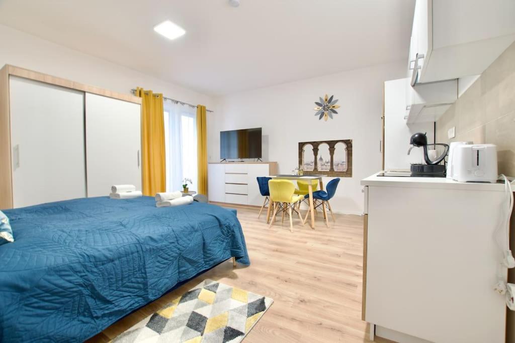 Appartement Standard By Hi5-horvath Mihaly Square