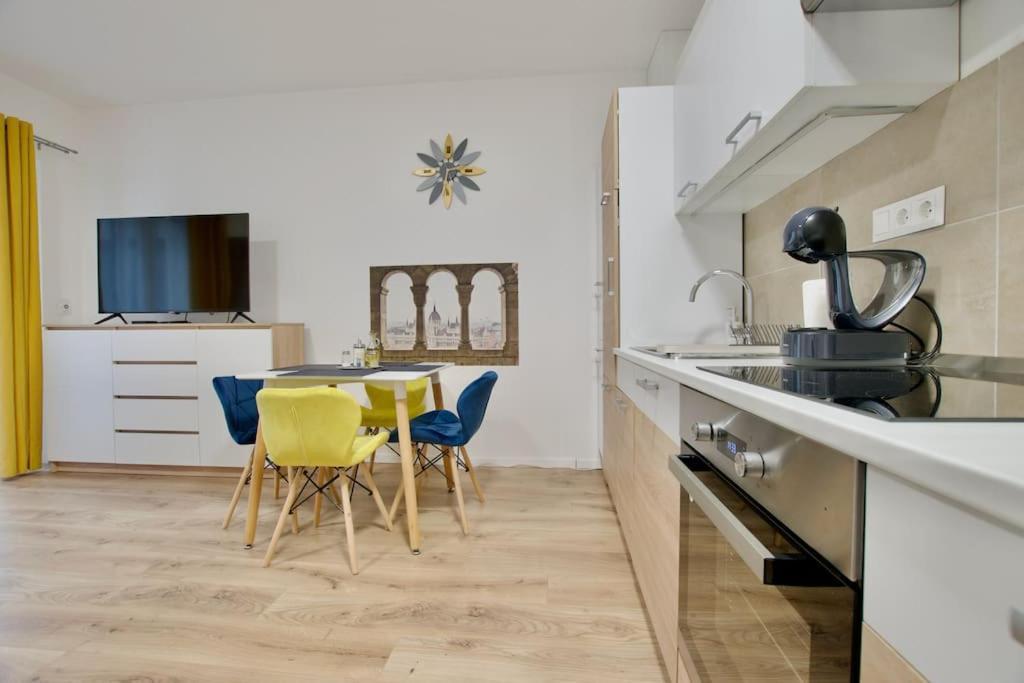Standard By Hi5-horvath Mihaly Square * בודפשט